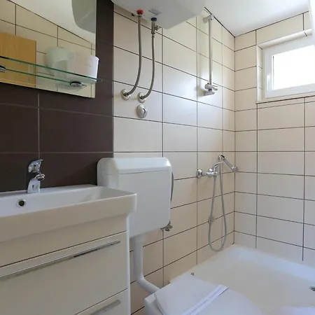 And With Parking Space - 4814 Gostinjska kuća Trogir