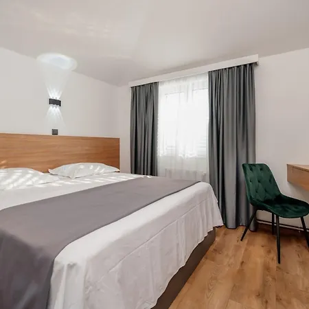 And With Parking Space - 4814 Gostinjska kuća Trogir