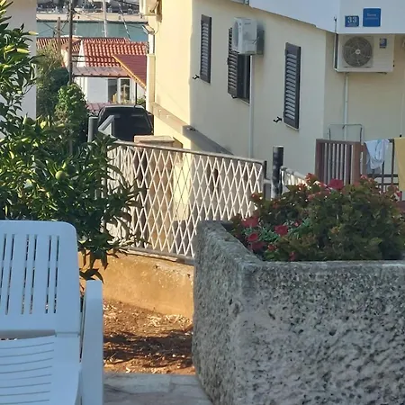 And With Parking Space - 4814 Gostinjska kuća 3*