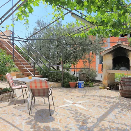 And With Parking Space - 4814 3* Trogir