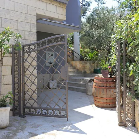 And With Parking Space - 4814 Trogir