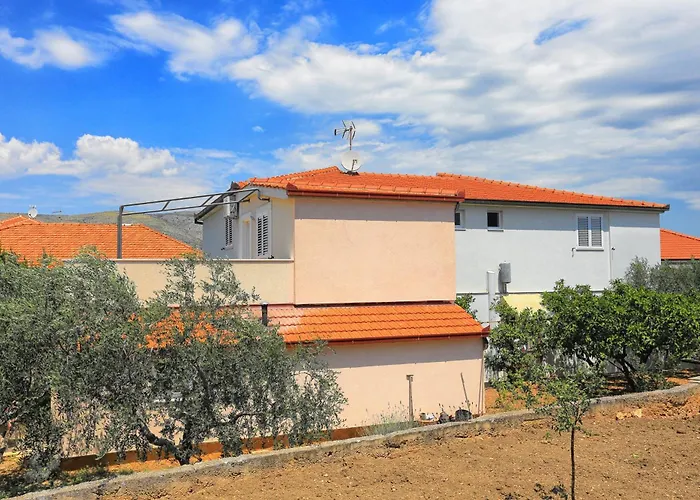 And With Parking Space - 4814 Πανσιόν 3*