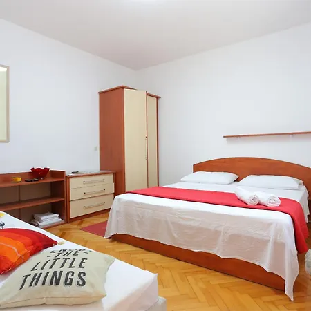 Πανσιόν And With Parking Space - 4814 3*