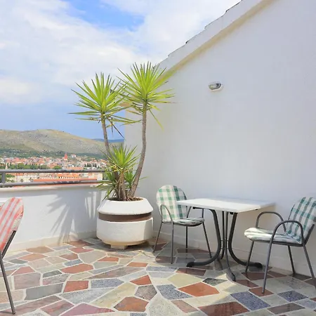 Πανσιόν And With Parking Space - 4814 3*