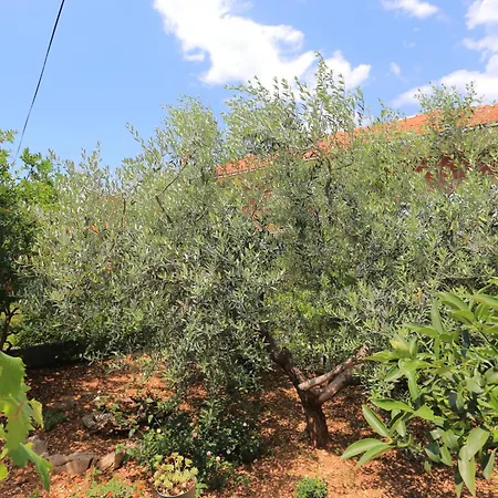 And With Parking Space - 4814 Πανσιόν 3*