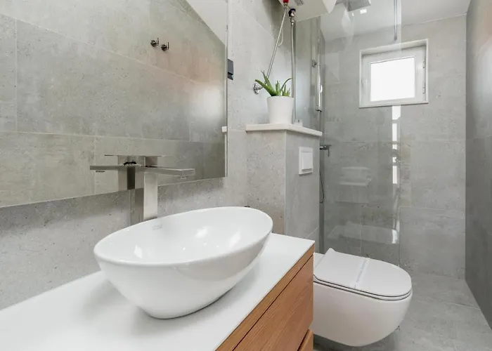 Konukevi And With Parking Space - 4814 Trogir