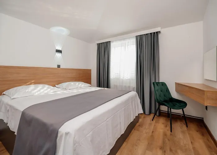 And With Parking Space - 4814 Konukevi Trogir