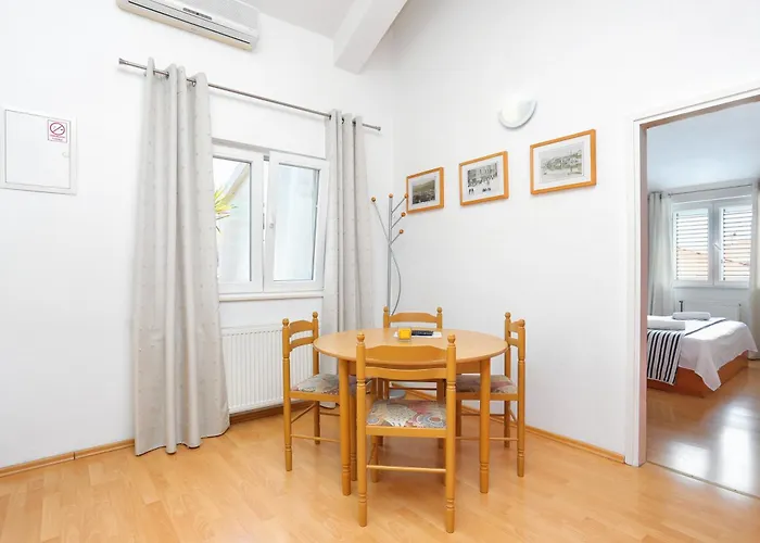 And With Parking Space - 4814 Konukevi Trogir