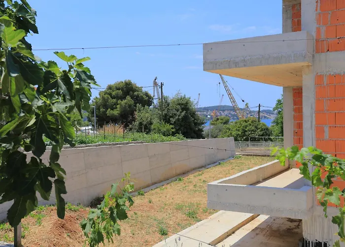 And With Parking Space - 4814 3* Trogir