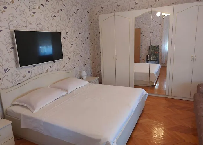 And With Parking Space - 4814 3* Trogir