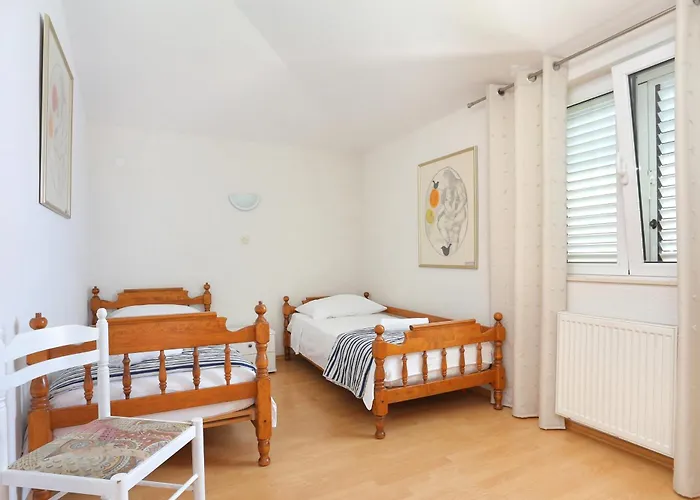 Konukevi And With Parking Space - 4814