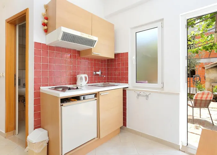 And With Parking Space - 4814 Konukevi Trogir