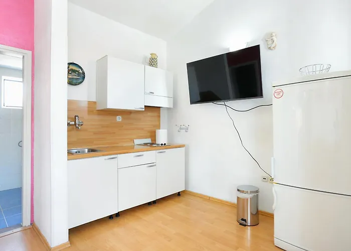 And With Parking Space - 4814 3* Trogir