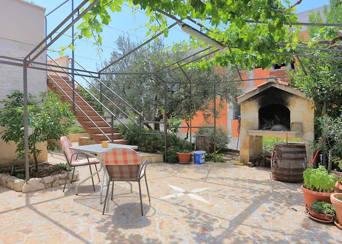 And With Parking Space - 4814 3* Trogir