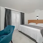 And With Parking Space - 4814 Guest house 3*