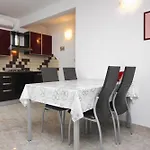 Guest house And With Parking Space - 4814 Trogir