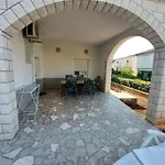 And With Parking Space - 4814 Guest house 3*